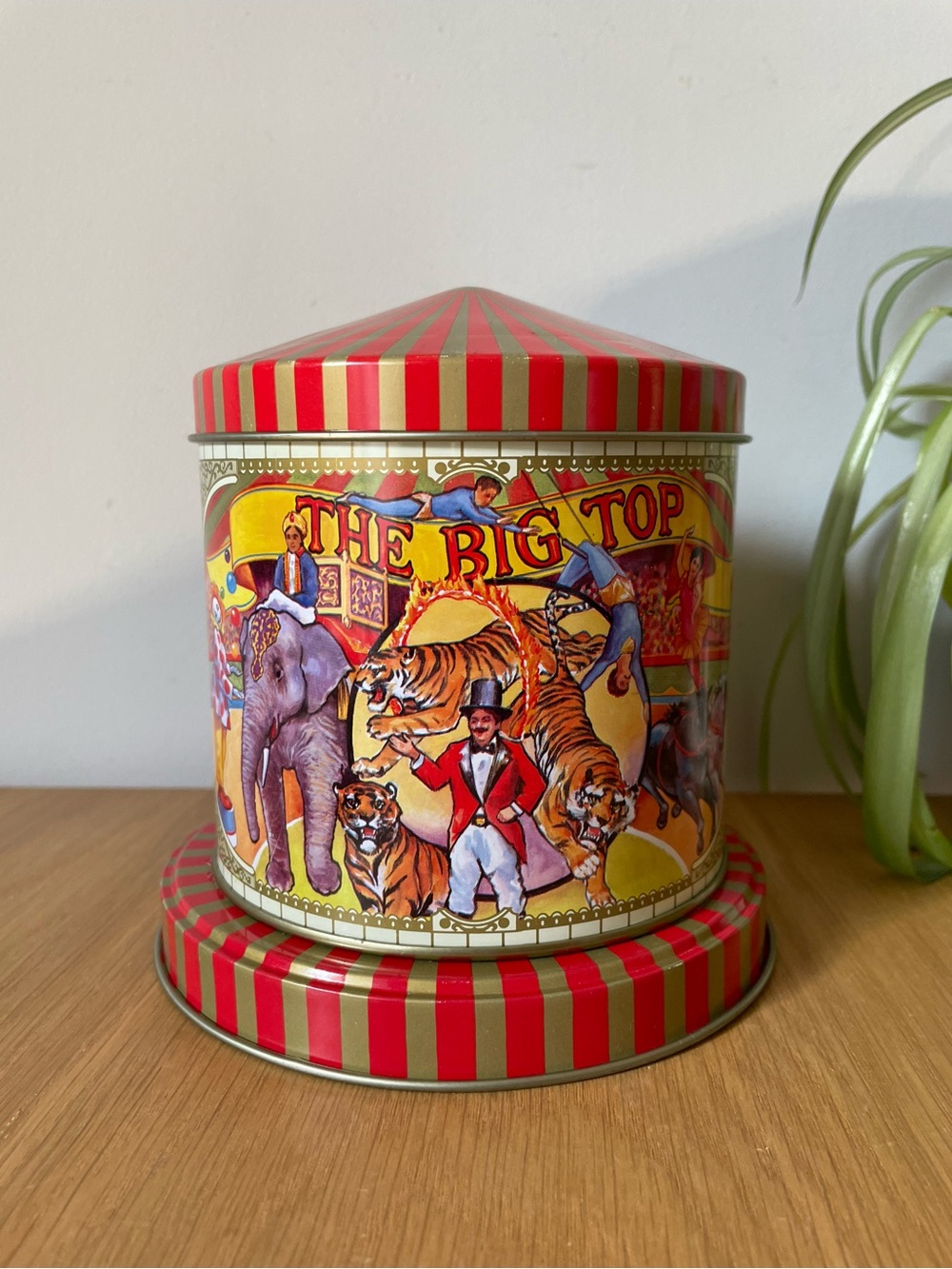 Vintage Giftco Inc. The Big Top Revolving Circus Tin 🎪